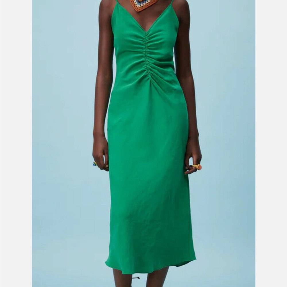 Zara dress like new